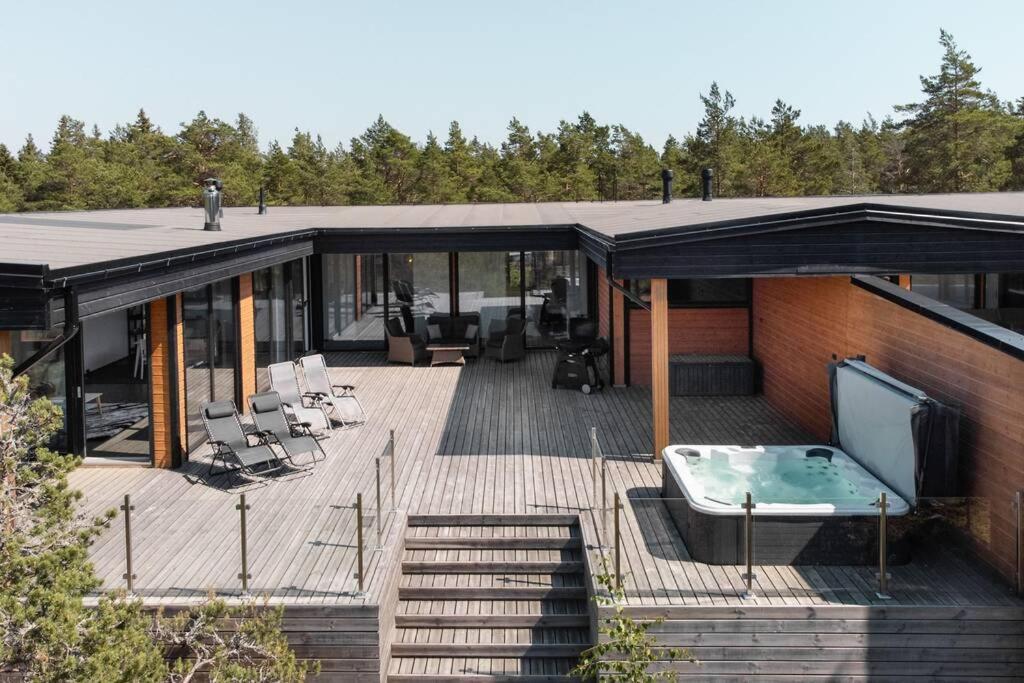 Seija'S Modern Villa With Hot Tub Taivassalo Exterior photo